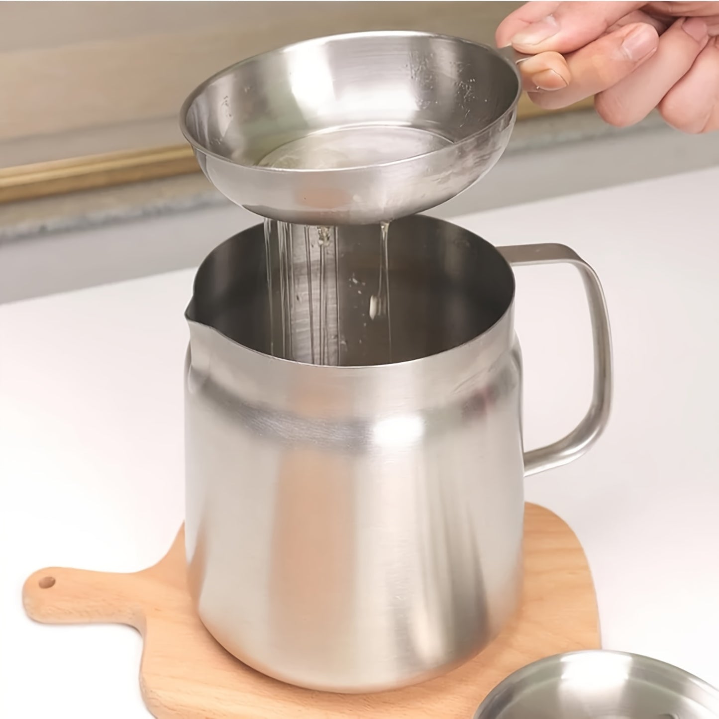 1pc, 304 Stainless Steel Oil Filter Pot with Mesh Strainer, Large Capacity, Leak-Proof, Dust Cover for Frying and Filtering