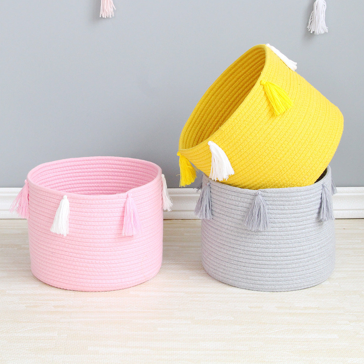 Hand-woven storage bucket