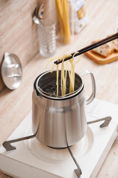 304 Stainl Steel Oil Kettle Pot Container With Fine Mesh , Leakage Net, Dust Cover Large Acity Oil Storage Can Grease Strainer