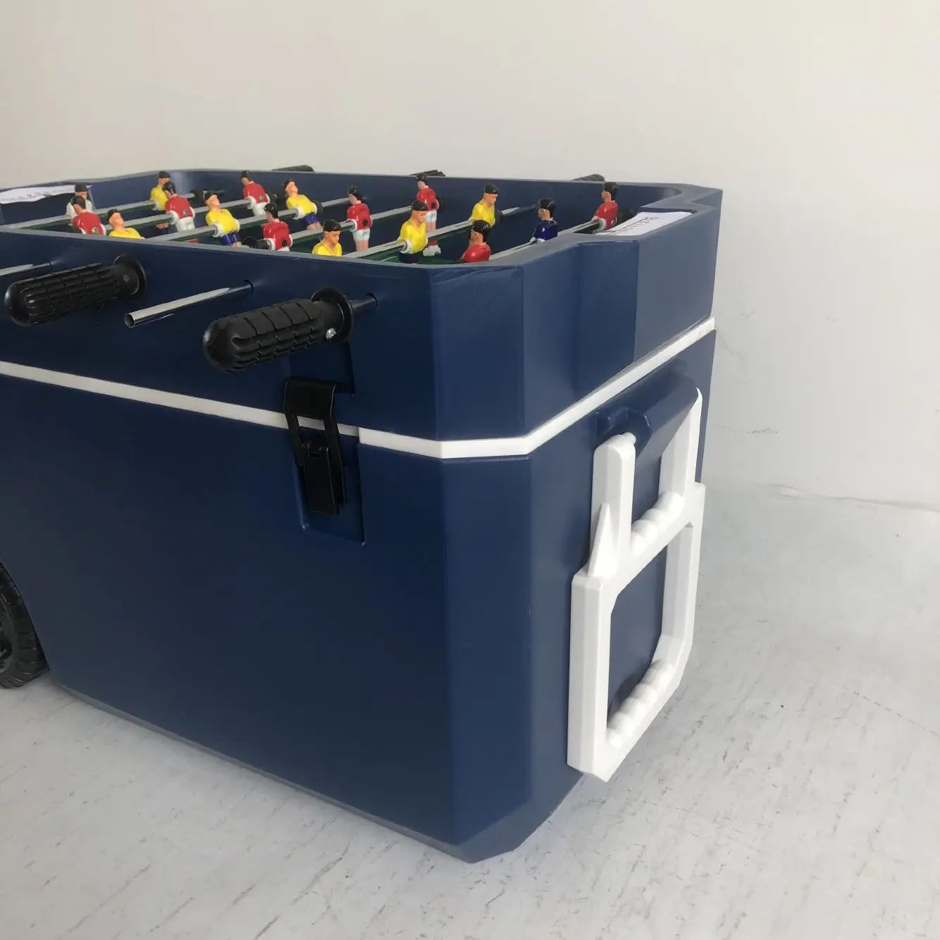plastic cooler New Design 50L Hard Ice Cooler Box with logo promotion game cooler with big wheels rolling box
